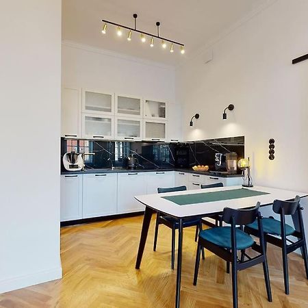 شقة فروتسواف  في Big Modern Apart - Market Square - Nice View - Next To Town Hall المظهر الخارجي الصورة